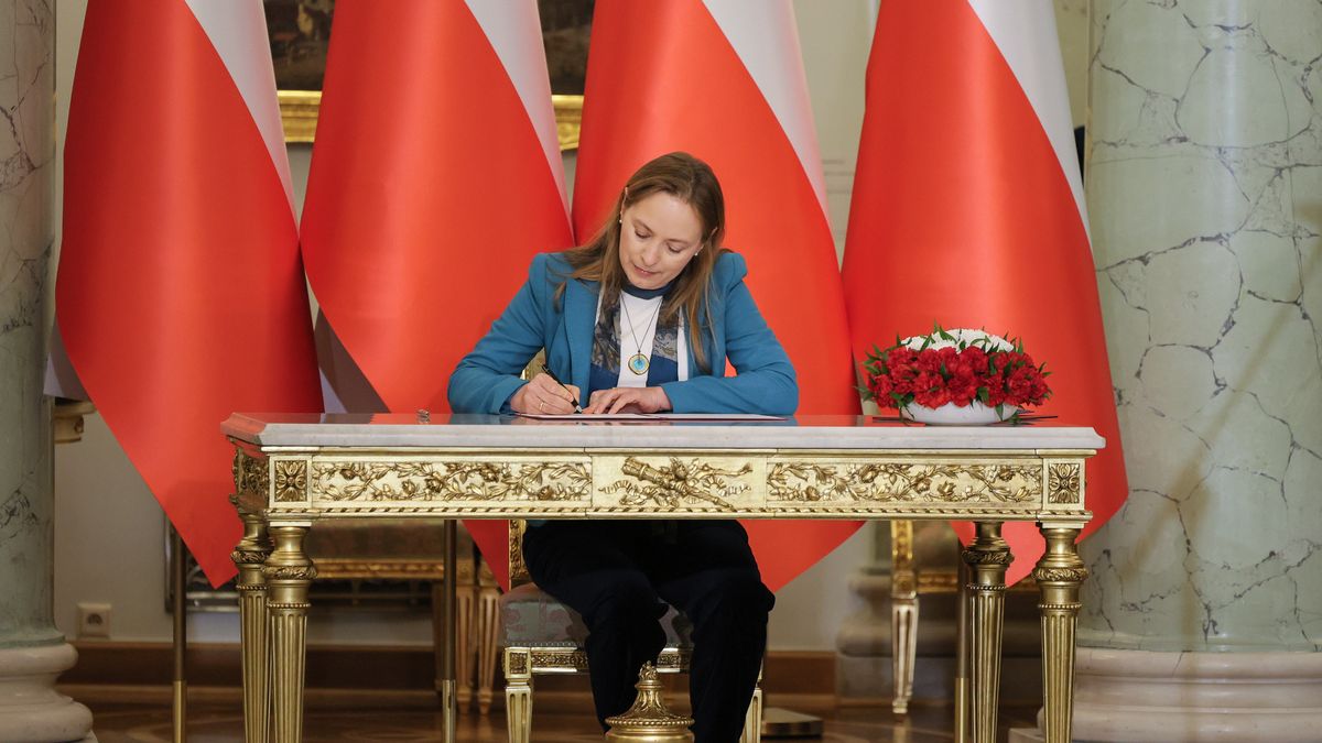 Warszawa, 13.12.2023. Minister funduszy i polityki regionalnej Katarzyna Pełczyńska-Nałęcz podczas uroczystości zaprzysiężenia kierowanego przez Donalda Tuska gabinetu w Pałacu Prezydenckim w Warszawie, 13 bm. (jm) PAP/Paweł Supernak