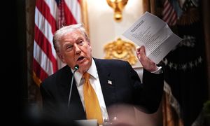 "Każdy dostanie 2 tys. dol." Trump obiecuje "dywidendę" z ceł dla Amerykanów