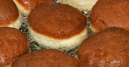 Dodaj odrobinę do ciasta na pączki. Po smażeniu nie będą tłuste