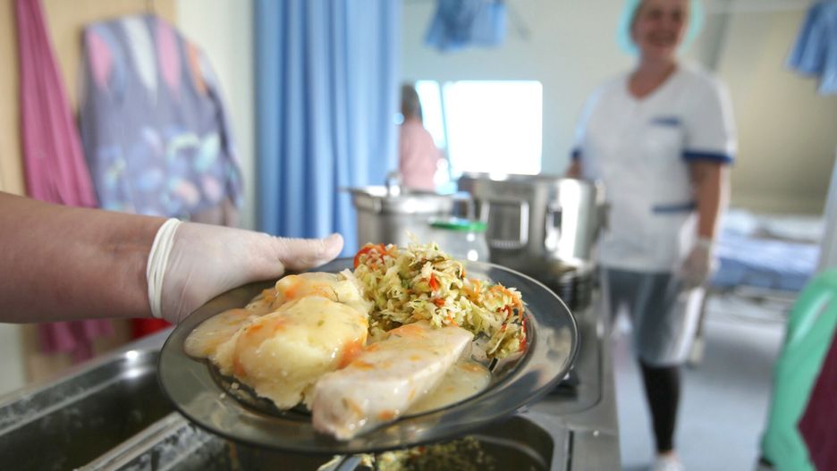 PiS po raz kolejny pochyla się nad posiłkami w szpitalach