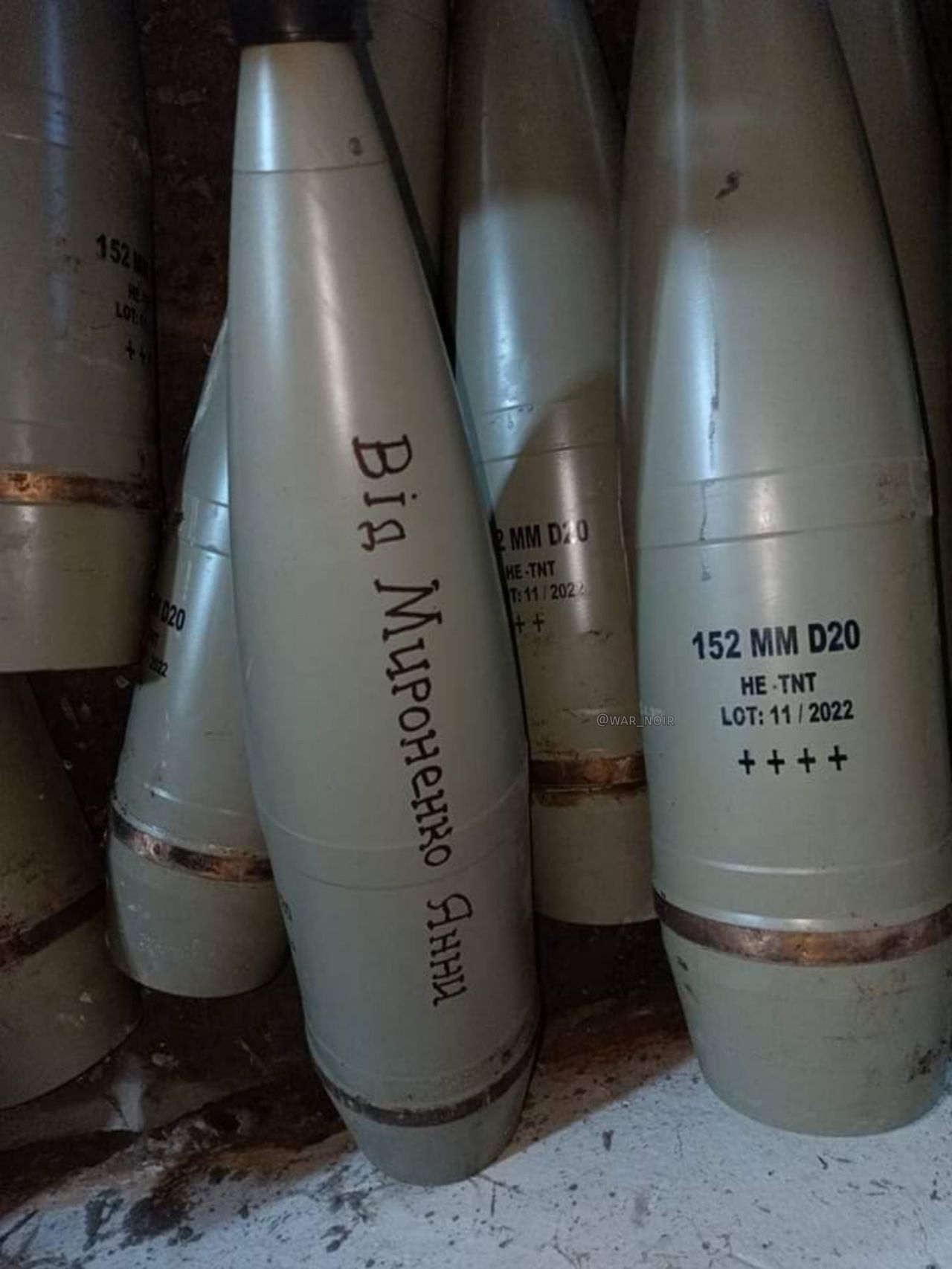 Używane przez Ukraińców pociski kal. 152 mm wyprodukowane w Iranie.