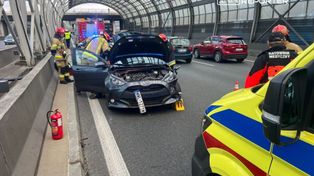 Trasa S8. Toyota zderzyła się z DAF-em. Na miejscu byli strażacy
