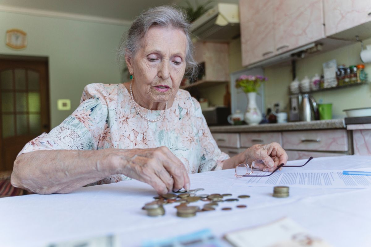 Aż 500 zł do emerytury dla większej grupy seniorów. Zmieniły się zasady