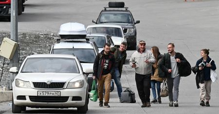 Tylu Rosjan uciekło z kraju. Podano dokładne dane
