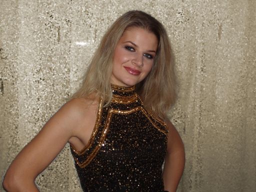 Miss Rosjanek grających zapalenie w gry wideo 6