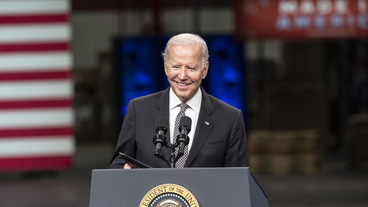 POUGHKEEPSIE, NEW YORK, UNITED STATES - 2022/10/06: President Joe Biden Jr. delivers remarks at IBM facility. The President praised the CHIPS and Science Act passed by Congress and signed by him to increase funding for research and development as well as to manufacture hi-tech stuff in America. He was joined by IBM Chairman and CEO Arvind Krishna who announced that IBM will invest $20 billion in the next 10 years across all facilities in Hudson Valley. (Photo by Lev Radin/Pacific Press/LightRocket via Getty Images)