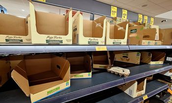 Alarm w sklepach - także Biedronce i Lidlu. Wycofano znaną herbatę, a w czekoladzie był plastik