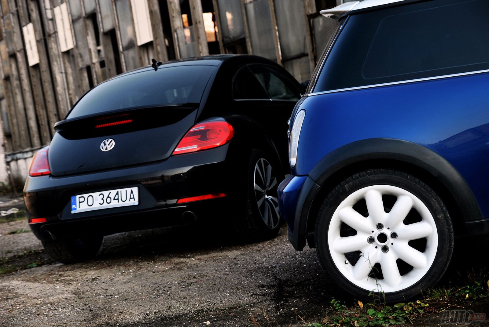 Volkswagen Beetle Sport 2,0 TSI DSG vs. Mini Cooper S