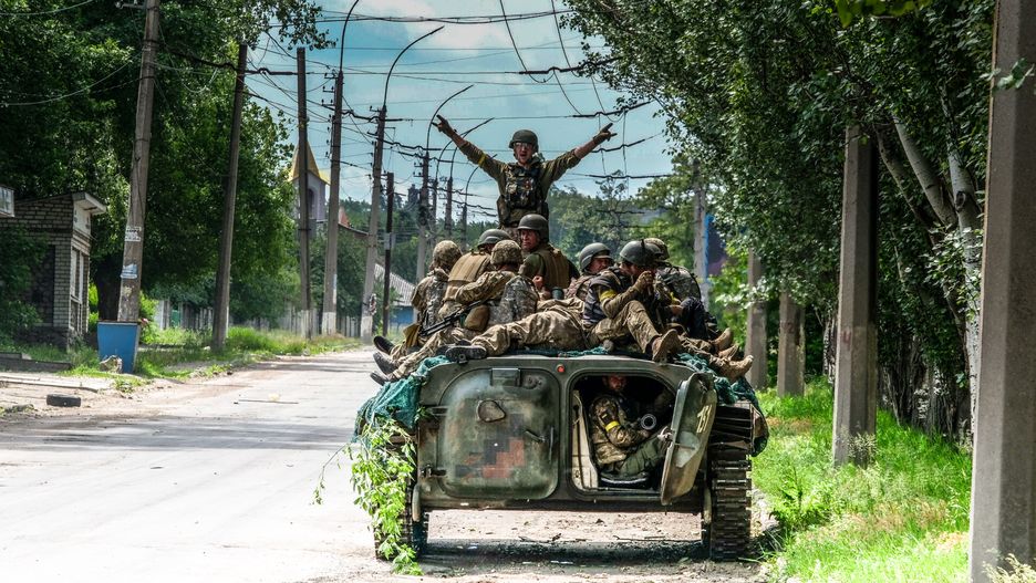 Ukrainie nie brak woli walki, Rosja nadal jeszcze dysponuje potencjałem, który wspiera ataki. Ta wojna, jak uważa australijski generał, szybko się nie zakończy 