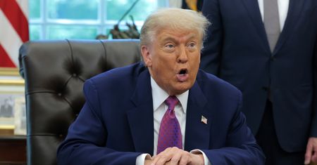 "Jest głupi, pewnie nie obetnie stóp". Trump uderza w Jerome'a Powella