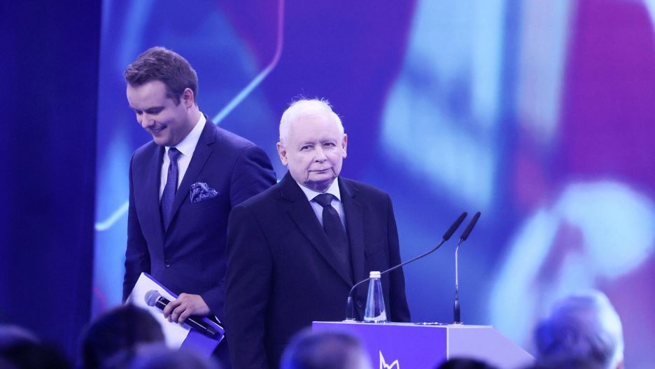 Konwencja programowa PiS
Fot. Wojciech Olkusnik/East News, Warszawa, 13.05.2023. Konwencja programowa Prawa i Sprawiedliwosci.
N/z: Jaroslaw Kaczynski, Rafal Bochenek
Wojciech Olkusnik