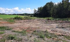 Bielawa. Wysypywał śmieci wokół lasu. Wpadł na gorącym uczynku