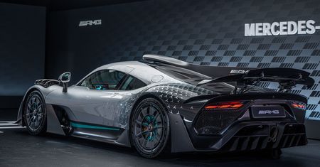 Ma silnik 1,6 l o mocy 574KM. W taki sposób spełnia normy czystości spalin