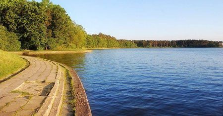 Sinice w Zalewie Zemborzyckim. Sanepid zakazał kąpieli w zbiorniku