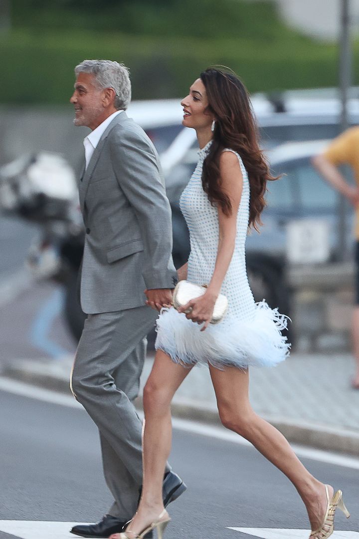 Amal i George Clooney zmierzają na rodzinną kolację