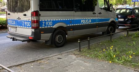 Warszawa. Czterolatek potrącony na Białołęce. Ma złamaną nogę