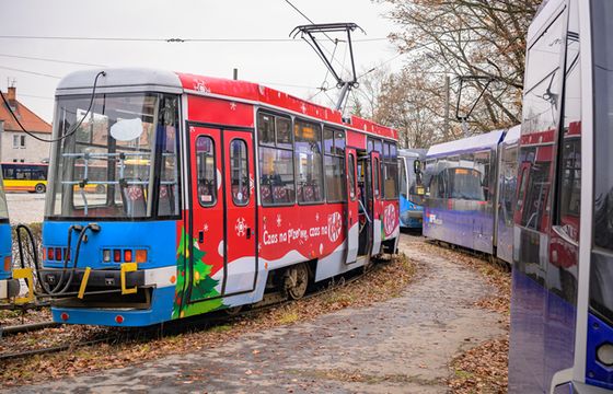 Świąteczne tramwaje KitKat w Poznaniu i Wrocławiu
