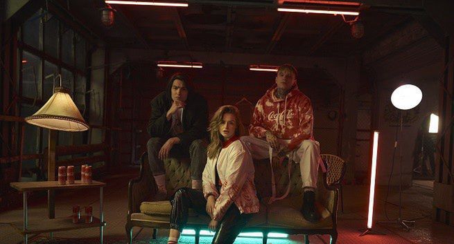 Local Heroes przygotowało kolekcję inspirowaną Coca-Colą