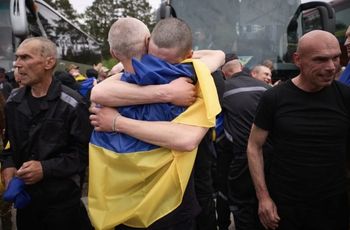 84 jeńców w końcu w domu. Niektórych Rosjanie trzymali od 2014 roku
