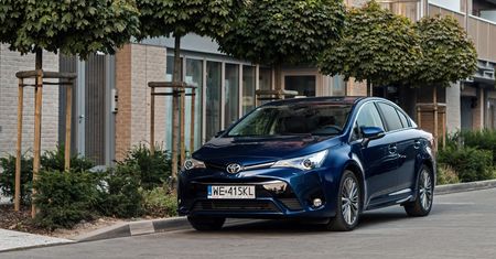 Toyota Avensis 2.0 D4-D (2015) - test, opinia, spalanie, cena