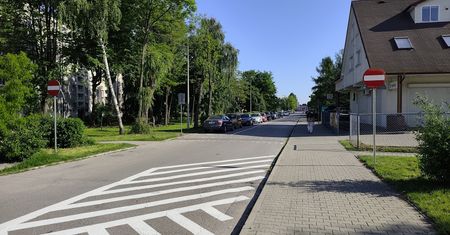 Ważna zmiana na ul. dr Eugeniusza Dziewulskiego. Kierowcy muszą uważać, żeby nie pojechać "pod prąd"