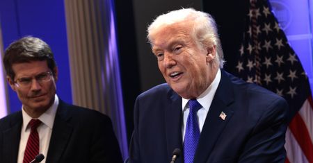 Donald Trump wprowadza nowe cła. "Mogę zniszczyć handel"