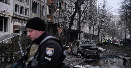 Zmasowany atak rakietowy w Ukrainie. Jeden z pocisków leciał w stronę Polski