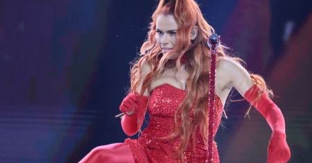 Ostre cięcie Nataszy Urbańskiej. Po lokach ani śladu