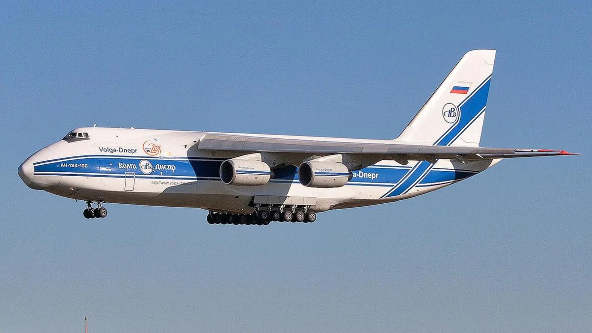 Rosyjska firma An-124 "Volga-Dnepr" (fot. Joe Pries)
