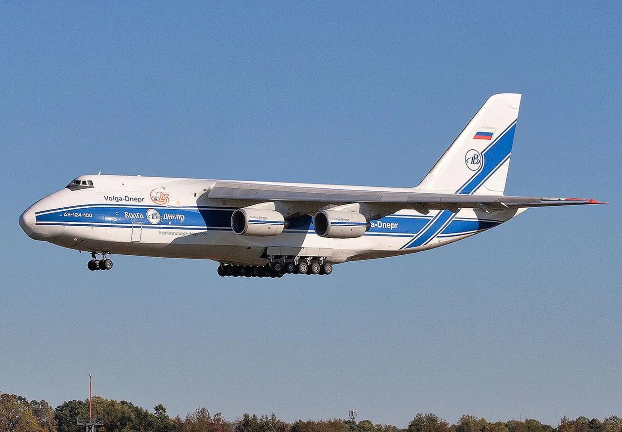 Canada to transfer seized Russian aircraft to Ukraine