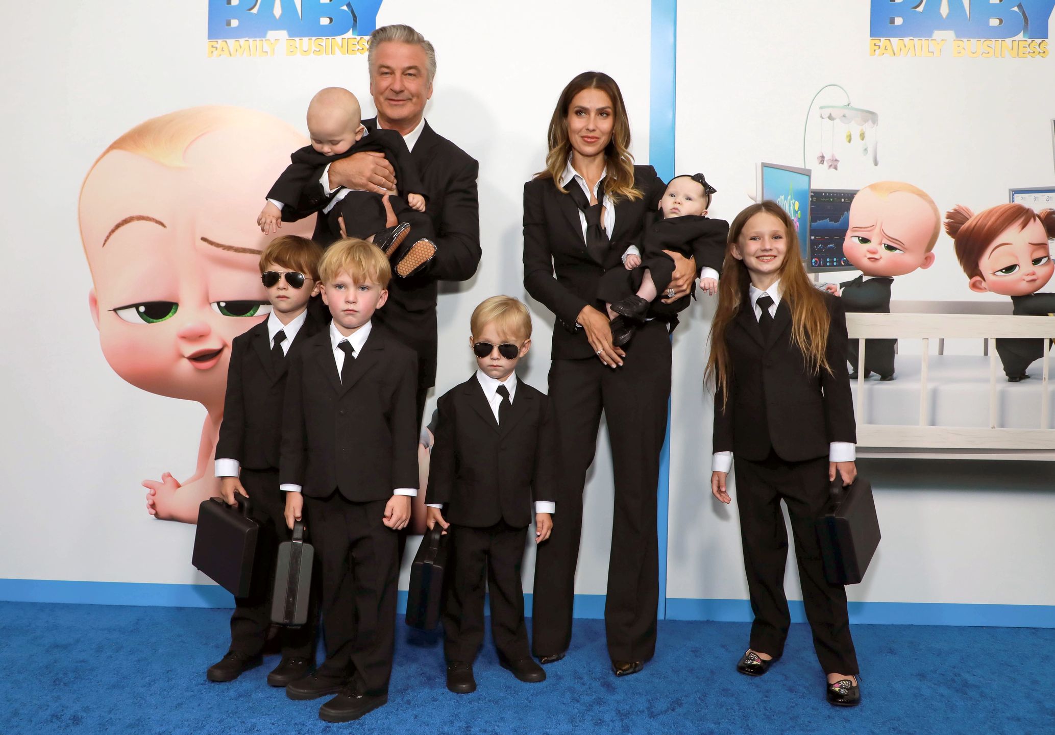 Alec Baldwin i Hilaria Baldwin z dziećmi