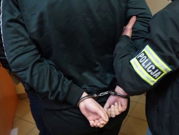 Zabierzów: Podpalił dom, w którym spał 92-latek i jego opiekun. Sprawca aresztowany