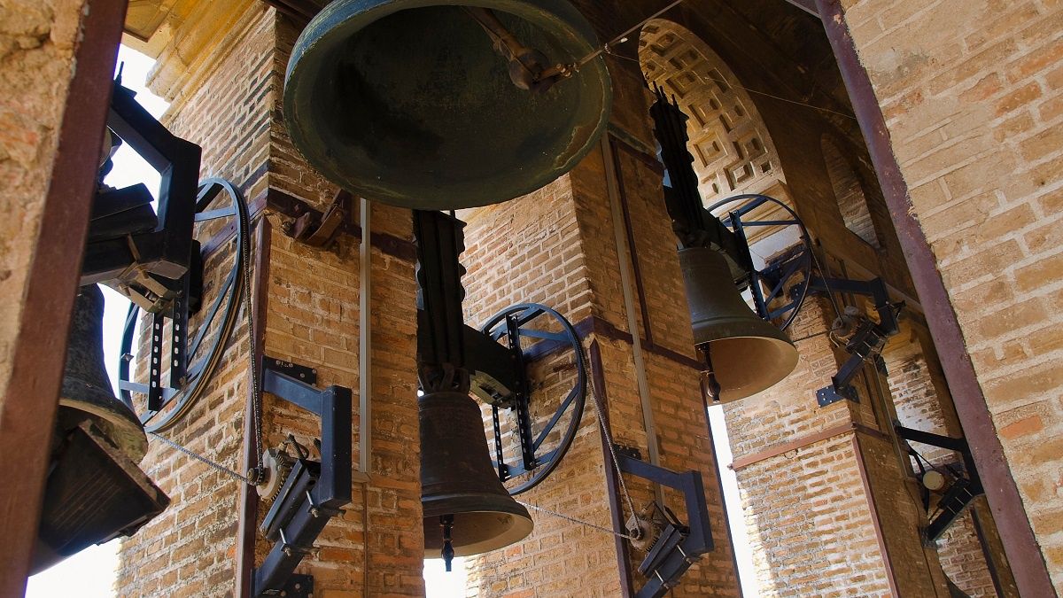 Zdjęcie ilustracyjne. Poskarżył się na kościelne dzwony. Tak zagregował ksiądz. 