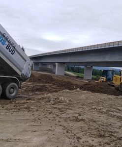 Zakopianka. Protest w Naprawie, droga była zablokowana. Protestujący domagają się wypłaty zaległych pieniędzy