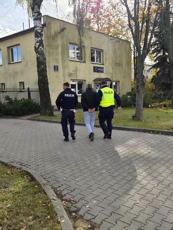 Zapomniał włączyć świateł, a miał ponad 3 promile! Kilkanaście godzin później stracił samochód. Drugi kierowca dostał dożywotni zakaz