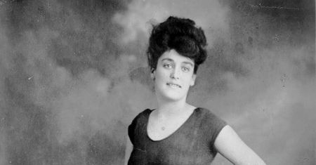 Pływaczka, która zmieniła modę. Historia Annette Kellermann