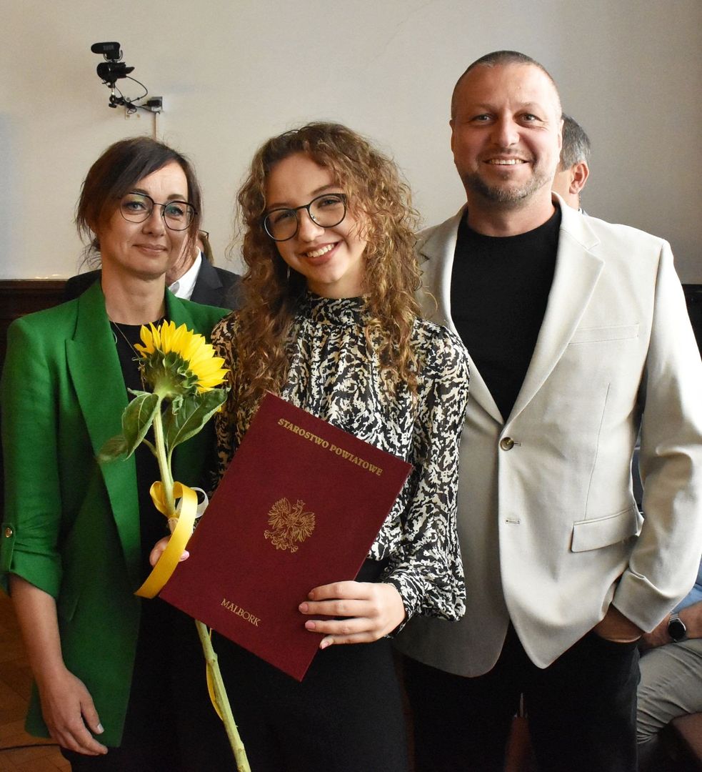 Najlepsi absolwenci powiatowych szkół ponadpodstawowych