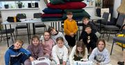 "Kropla drąży skałę!" - najmłodsi mieszkańcy gminy Łubianka uszyli posłania dla bezpańskich psów