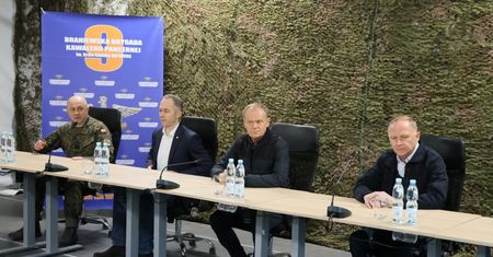 Wiceminister Mroczek ma wytłumaczyć się z rosyjskiej spółki w Warszawie. Szef MSWiA: "Wyjaśnienia trwają"