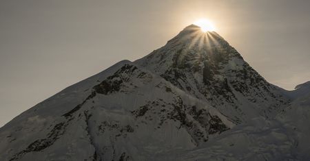 Mount Everest. Dramatyczne wieści z "dachu świata". Nie dało się nic zrobić