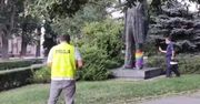 Warszawa. Pomnik Prusa na tęczowo. Dziewięciu policjantów badało sprawę