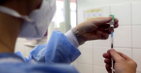 Szczepionka na COVID-19 AstraZeneca: Włochy wstrzymały szczepienia serią tego preparatu