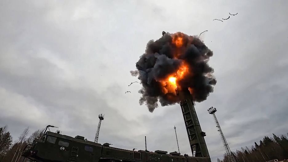 Putin Observes Drills by Russia's Strategic Nuclear Forces
A Yars intercontinental ballistic missile is test-fired as part of Russia's nuclear drills from a launch site on October 26, 2022, in Plesetsk, northwestern Russia. The Kremlin said in a statement that President of Russia,  Supreme Commander-in-Chief of the Armed Forces, Vladimir Putin monitored a military exercise of the ground, naval, and air components of the Strategic Deterrence Forces, which included practice launches of ballistic and cruise missiles, which all reached their designated targets. A still image grabbed from a video provided by Russian Defense Ministry Press Office / UPI Photo via Newscom
Dostawca: PAP/Newscom
Russian Defense Ministry Press O
war, Russia, Ukraine, ballistic missile, strategic , nuclear