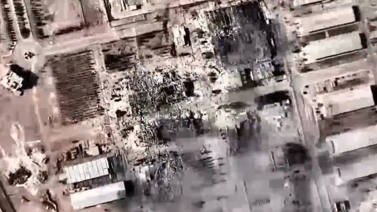 Izrael pokazał zdjęcia z ataku na obiekt produkujący wirówki