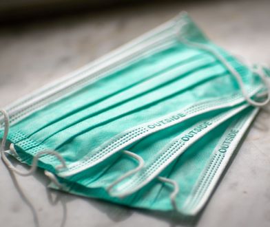 Koronawirus w Polsce. Uderzył ekspedientkę, bo zwróciła mu uwagę, że nie ma maseczki