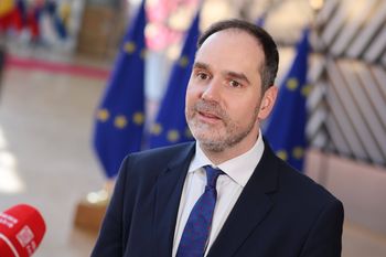 Możliwe cięcia w budżecie UE. Co z kopertą dla Polski? Wiceszef MSZ zabrał głos