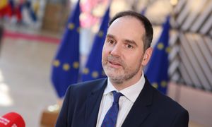 Możliwe cięcia w budżecie UE. Co z kopertą dla Polski? Wiceszef MSZ zabrał głos