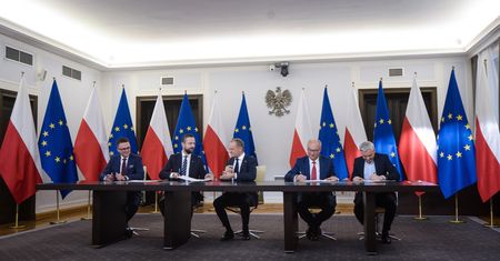 Nowy sondaż. Kto ufa nowemu rządowi RP?