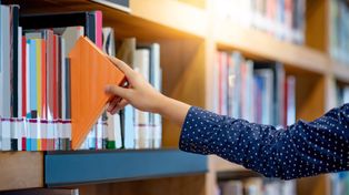 Warszawa: Noc Bibliotek w Metrotece, czyli pierwszej w Polsce bibliotece w metrze