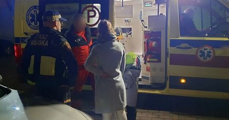 Dramat pod szkołą. 12-latka leżała na ziemi